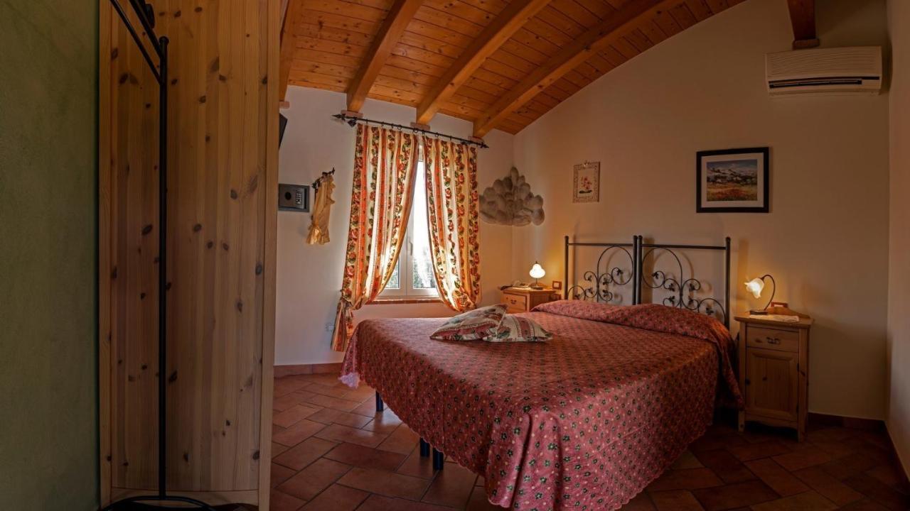 Agriturismo Le Tese Cola  ภายนอก รูปภาพ